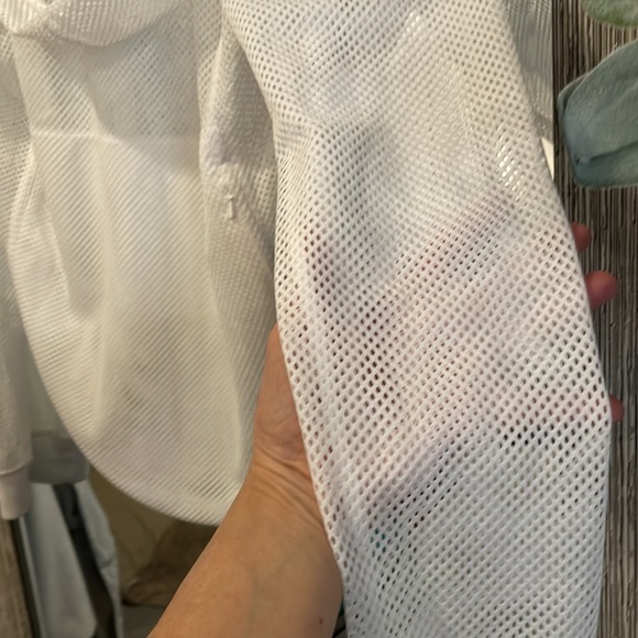 Womens white mesh Nike hooded jacket. Size small - Picture 3 of 3